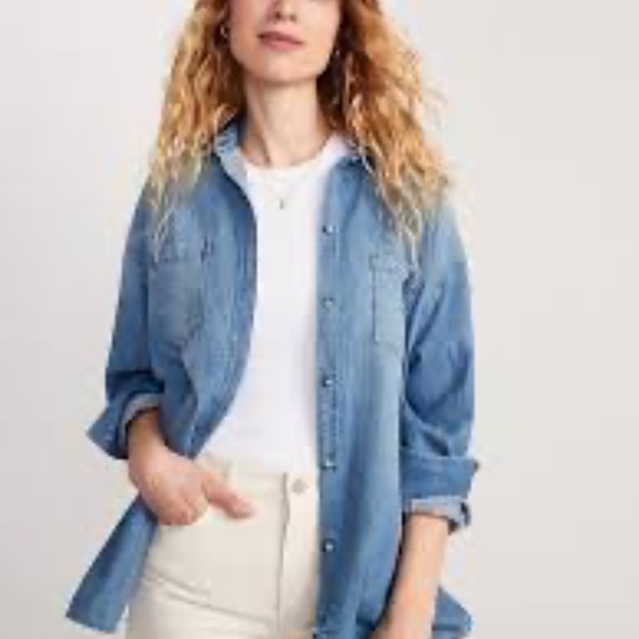 Old Navy The Classic shirt super soft denim button shirt, Available XL and 1X - Picture 4 of 13